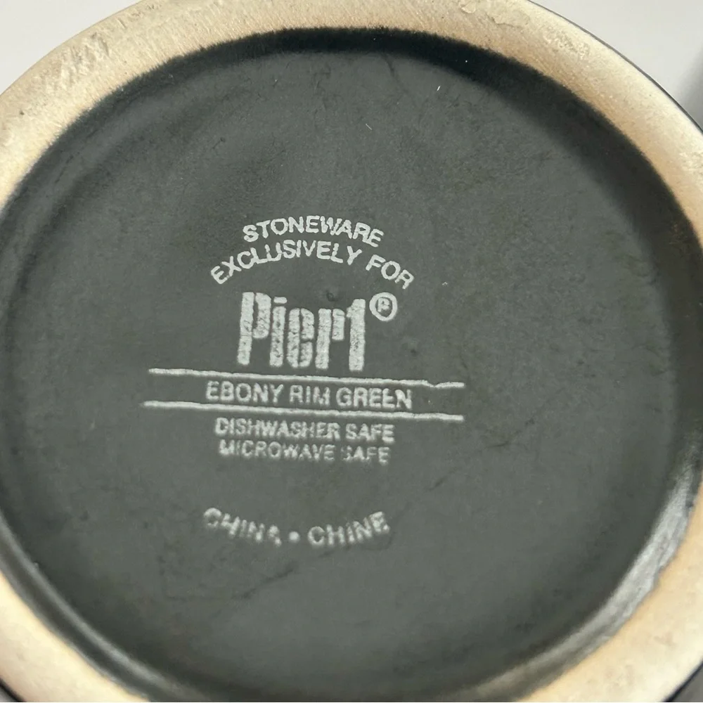Pier 1 Ebony Rim Green Stoneware Coffee Mugs Set of 4 10 fl oz